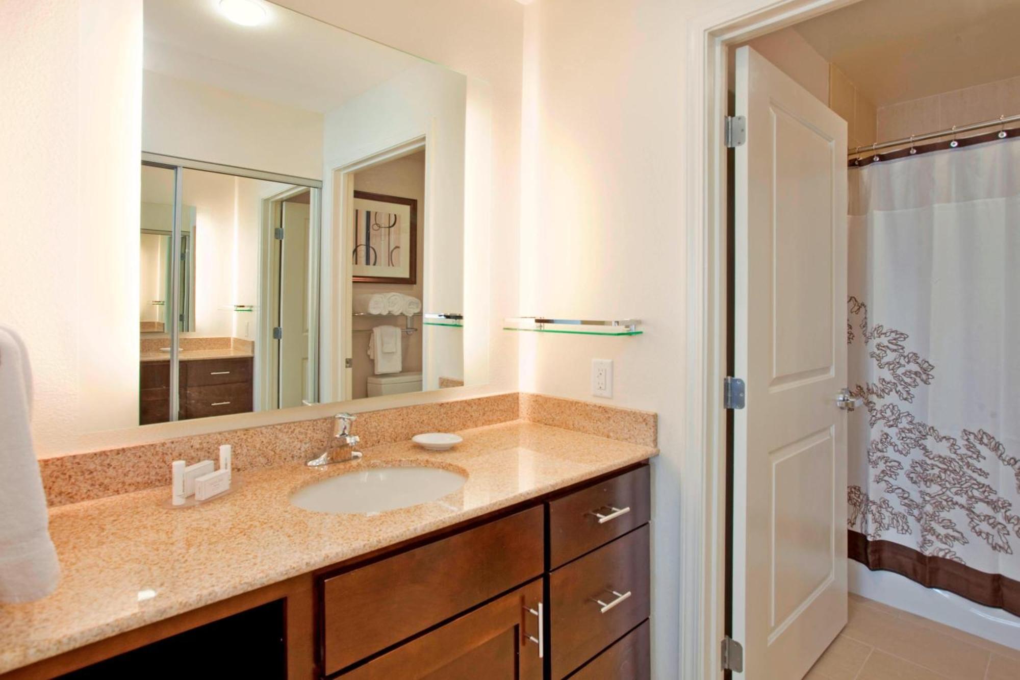 By Marriott I-10 West/park Row 3*