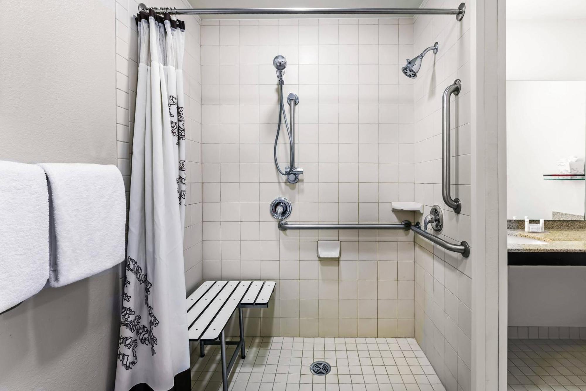 By Marriott I-10 West/park Row 3*