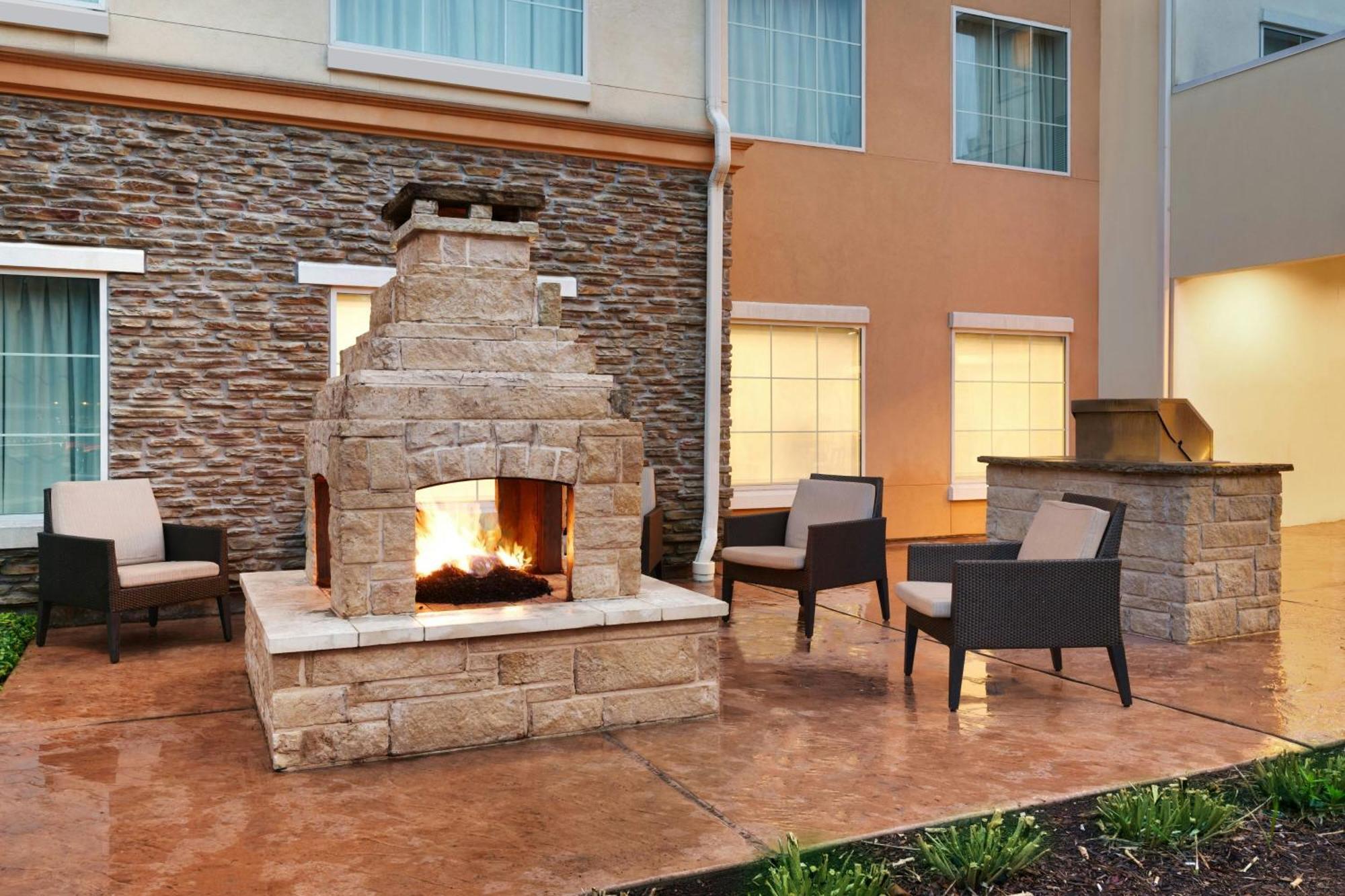 By Marriott I-10 West/park Row 3* Houston