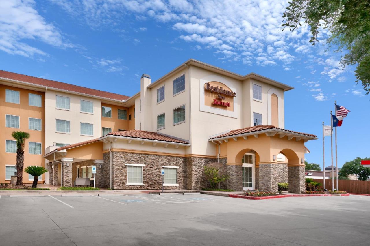 Hotel By Marriott I-10 West/park Row 3*